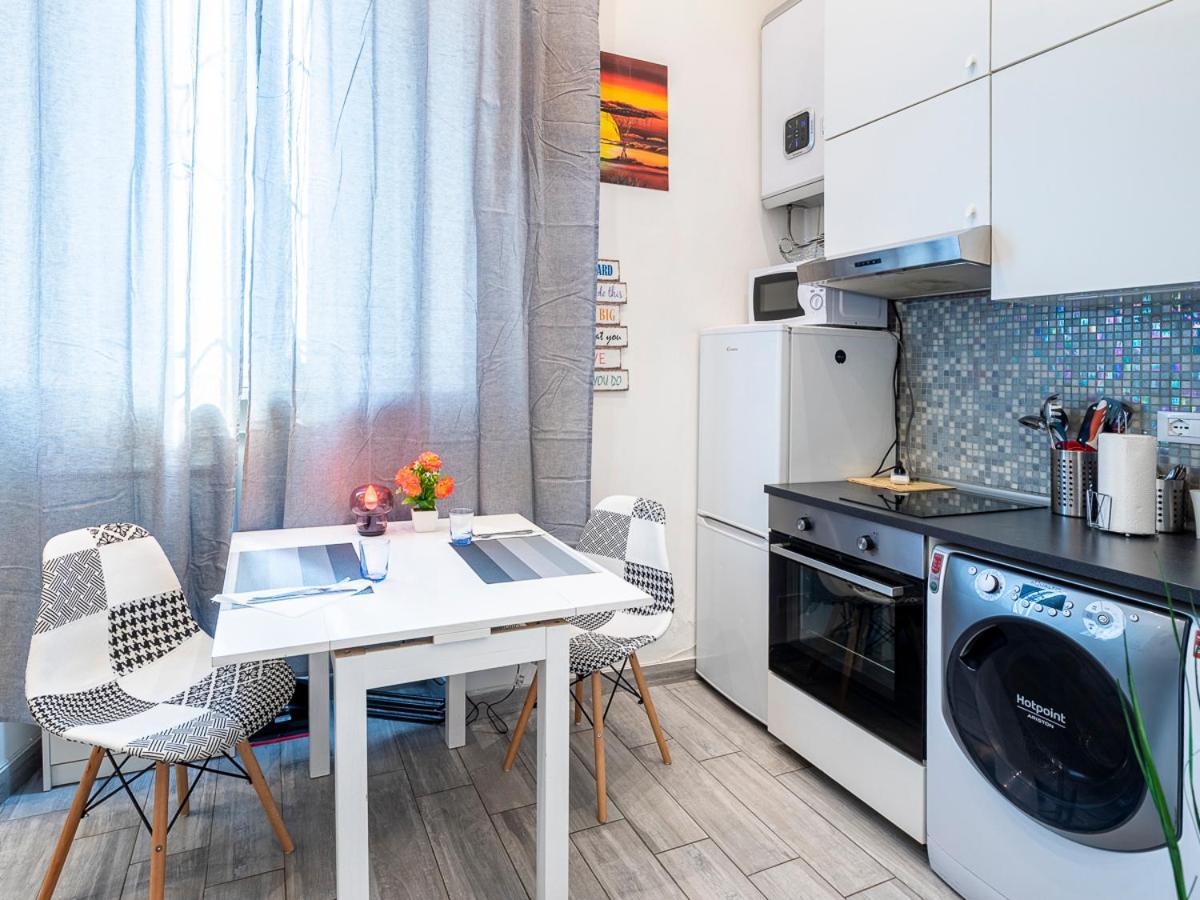 Desana Studio Apartment Turin Bagian luar foto