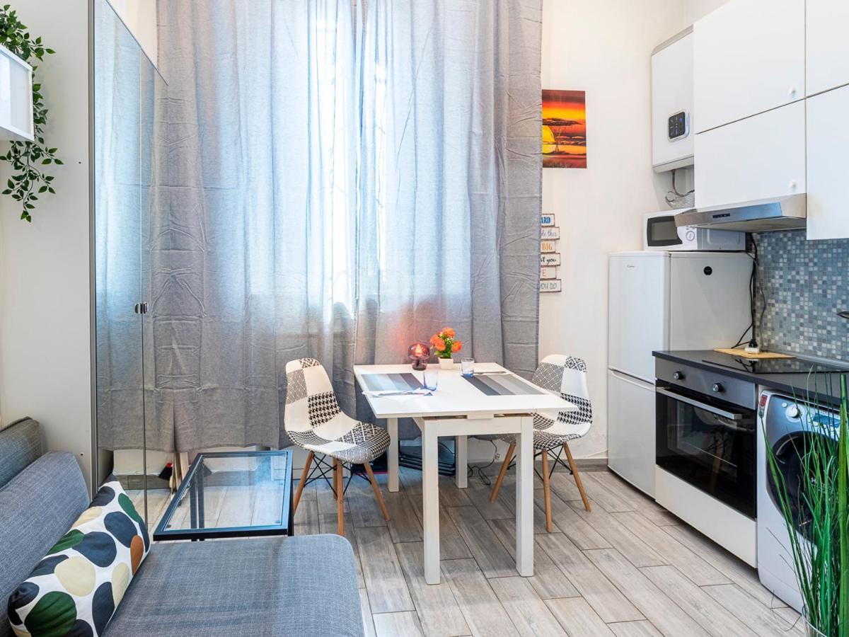 Desana Studio Apartment Turin Bagian luar foto