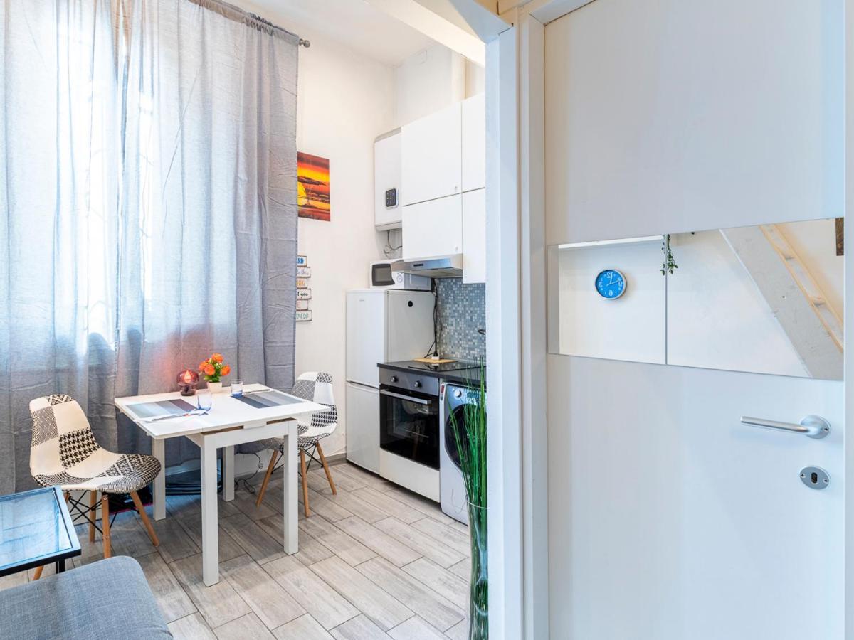Desana Studio Apartment Turin Bagian luar foto